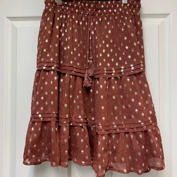 Skirts - Picture 2 of 12